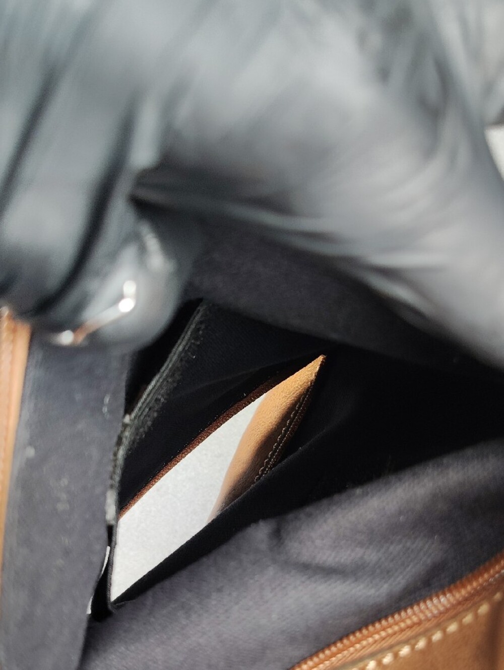 Justin Conceal Carry Purse - Picture 11 of 15